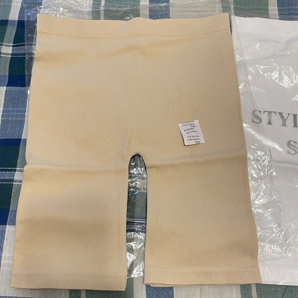 Set of 3 biker shorts - Picture 4 of 6